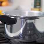 Găng tay làm bếp chống nóng – Thêm một trợ thủ cho chị em